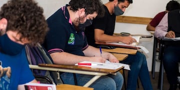 El ciclo lectivo empezó con barbijo obligatorio por la pandemia de COVID-19.