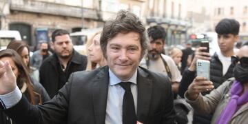 Javier Milei nuevamente en el centro de la polémica por la venta de candidaturas.