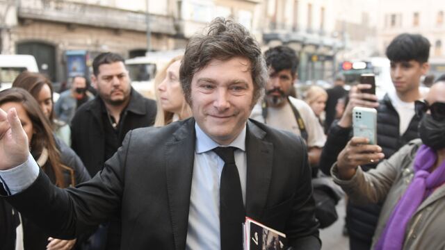 Javier Milei nuevamente en el centro de la polémica por la venta de candidaturas.