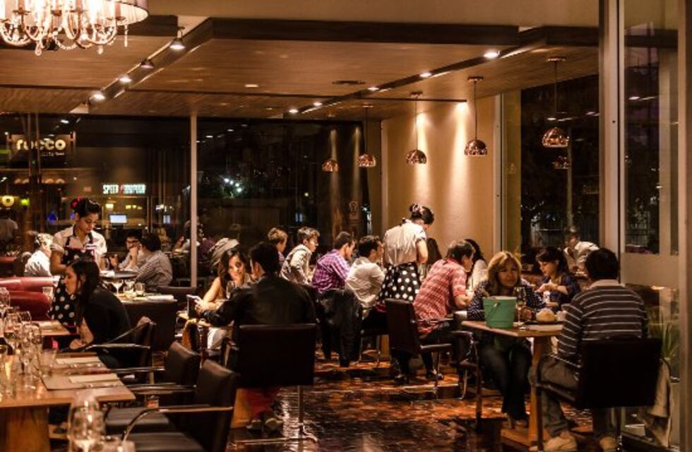 La sorpresa del New York Times con la economía argentina: “Inflación al 100% pero restaurantes repletos”