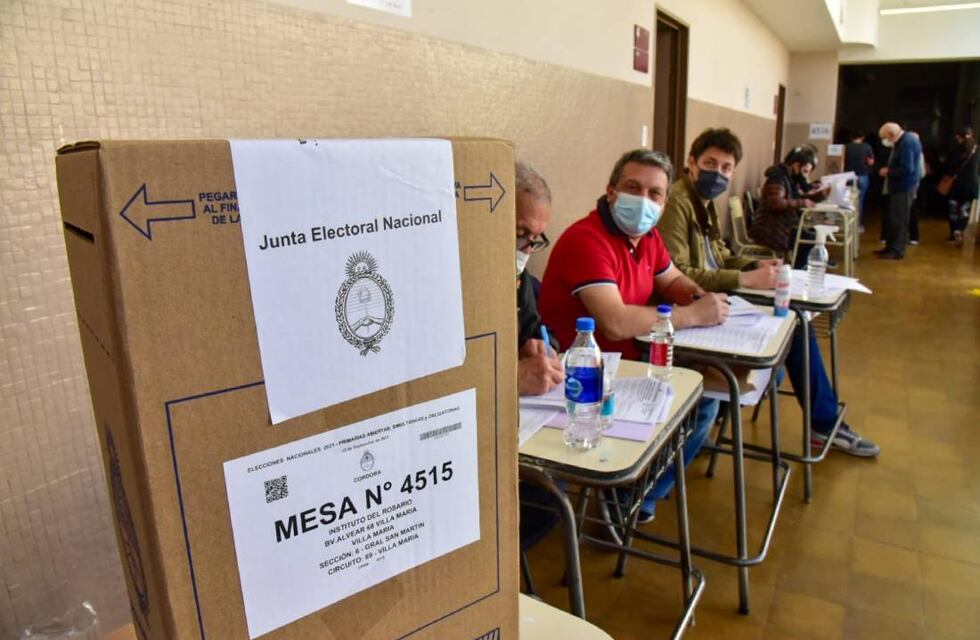 PASO 2021: un hombre de 103 años ejerció su derecho a votar en Olivos