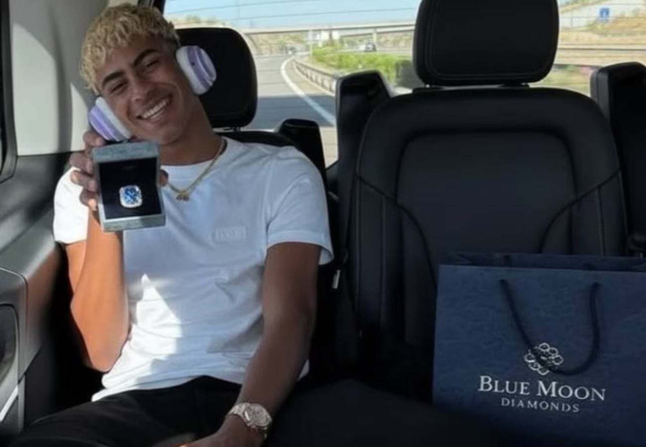 La foto de Lamine Yamal con el supuesto regalo para Nicki Nicole.