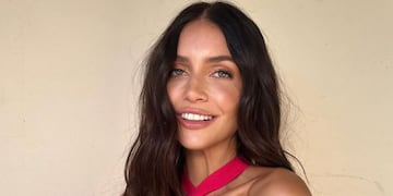 Zaira Nara volvió al crochet, esta vez con un look translúcido para la playa.