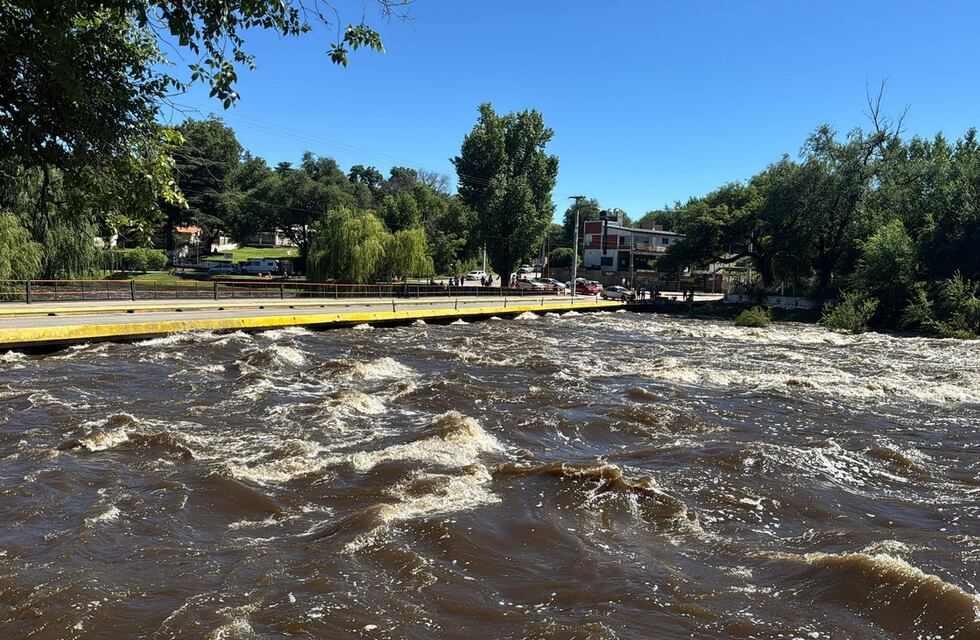 Córdoba: un turista se tiró al río, golpeó su cabeza contra una piedra y fue internado