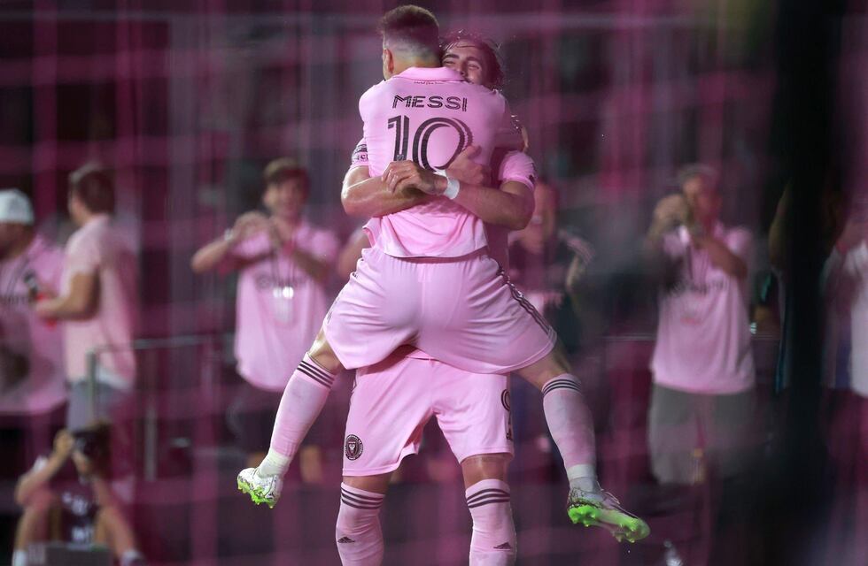 Lionel Messi se sigue divirtiendo en modo superhéroe: qué significa la nueva dedicatoria para sus hijos