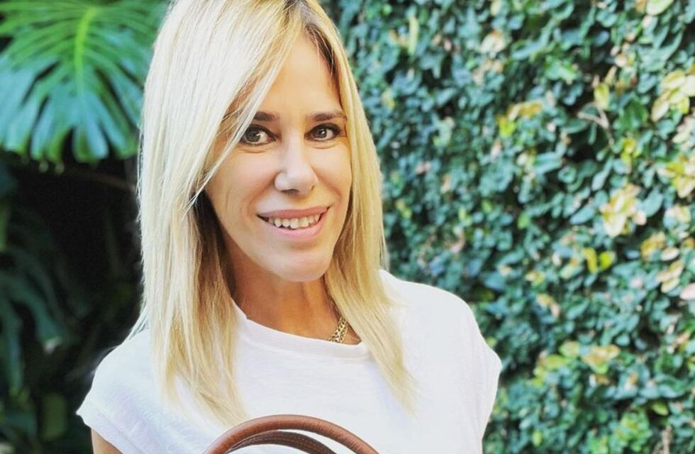 Marcela Baños se robó todas las miradas con una microbikini flúo desde Punta Cana