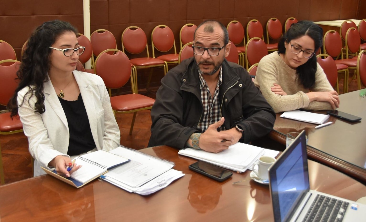 La reunión dejó como resultado una agenda de trabajo abierta para continuar con los aportes técnicos y experiencias de los distintos sectores del sistema sanitario, con la finalidad de lograr una ley moderna, participativa y adaptada a las nuevas realidades del ejercicio profesional en salud.