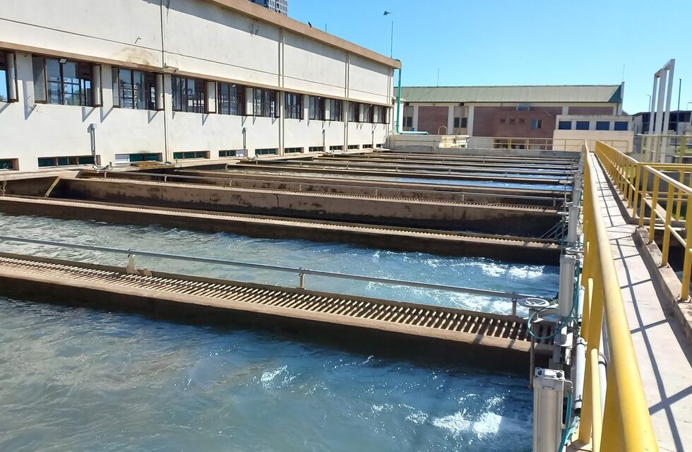 Baja presión de agua en Rosario: la empresa realiza reformas durante 15 días