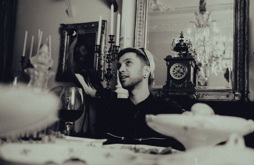 Bhavi presentó su perfume “Sendero 22″ en edición limitada