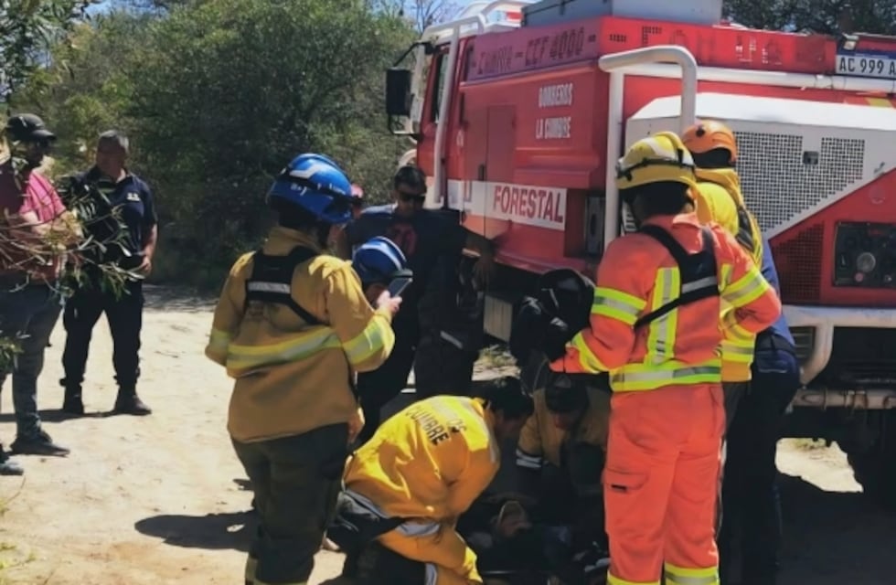La Cumbre: bomberos rescataron a un parapentista accidentado