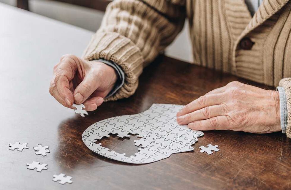Un ensayo clínico podría derivar en la primera vacuna nasal para prevenir el Alzheimer