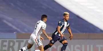 El colombiano fue bien controlado por los rivales en el primer tiempo
