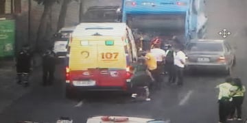 El siniestro vial ocurrió en pleno centro este martes 14 de enero.