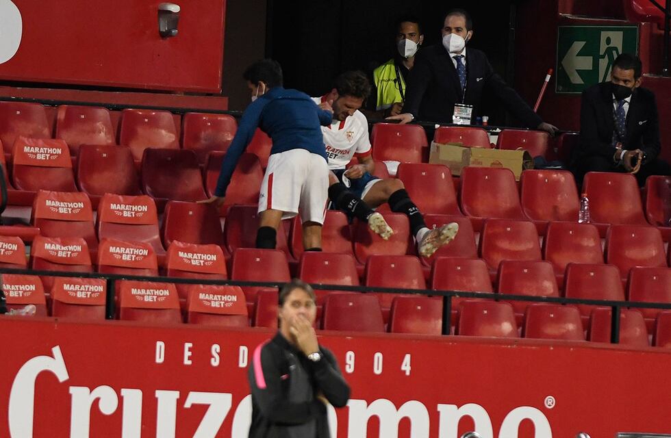 Hasta las lágrimas, la emoción del Mudo Vázquez en su despedida del Sevilla