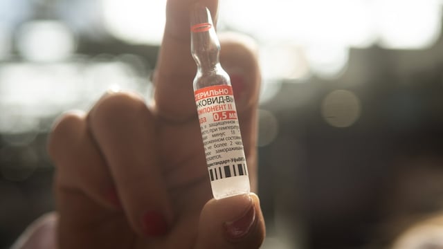 Segundo componente de la vacuna Sputnik
Foto: Ignacio Blanco / Los Andes