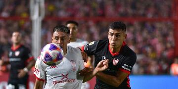 El más peligroso de Instituto, Santiago Rodríguez. Sus intentos fueron lo mejor de la Gloria ante Huracán (Ramiro Pereyra / La Voz).