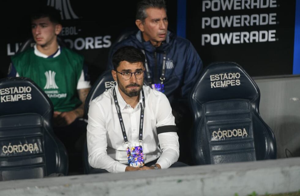 Del técnico interino de Talleres: “El equipo fue al frente y mereció más”