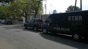 Un hombre amenazó con un arma a su hijo y tuvo que intervenir el Eter.