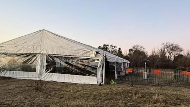 Desarticularon una fiesta electrónica clandestina con más de 400 personas. (Foto: Policía de Córdoba)