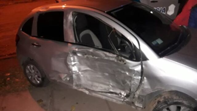 Un agente perdió el brazo cuando fue chocado por un auto