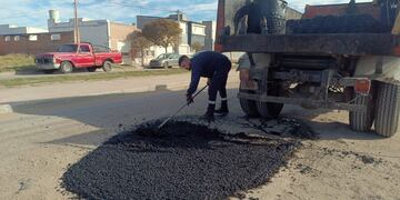 Siguen las obras de bacheo indicaron desde el Municipio.