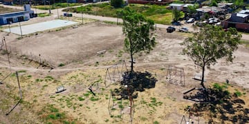 Anunciaron la puesta en valor de la plaza de Barrio Laura.