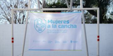 Mujeres a la cancha, el reconocimiento del Gobierno a las quienes están ligadas al fútbol.