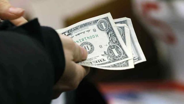 Este lunes se habilita la compra del dólar ahorro. (DyN/Archivo).