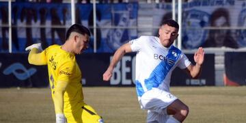 El arquero visitante Alan Sosa fue un espectador de lujo en la igualdad sin goles entre la "Banda" y el "Lobo" jujeño.