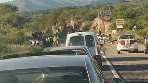 Tráfico complicado en ruta 38 tras el choqe fatal. (Policia Punilla)