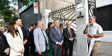 El Gobernador CPN Osvaldo Jaldo junto al Vicegobernador CPN Miguel Acevedo al Ministro Dr. Edmundo Jiménez  y demás autoridades.