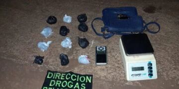 Tras evitar inspección policial, fueron detenidos por narcomenudeo en Garupá.