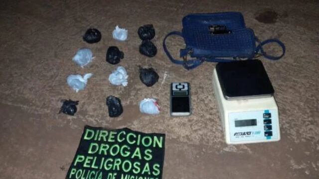 Tras evitar inspección policial, fueron detenidos por narcomenudeo en Garupá.