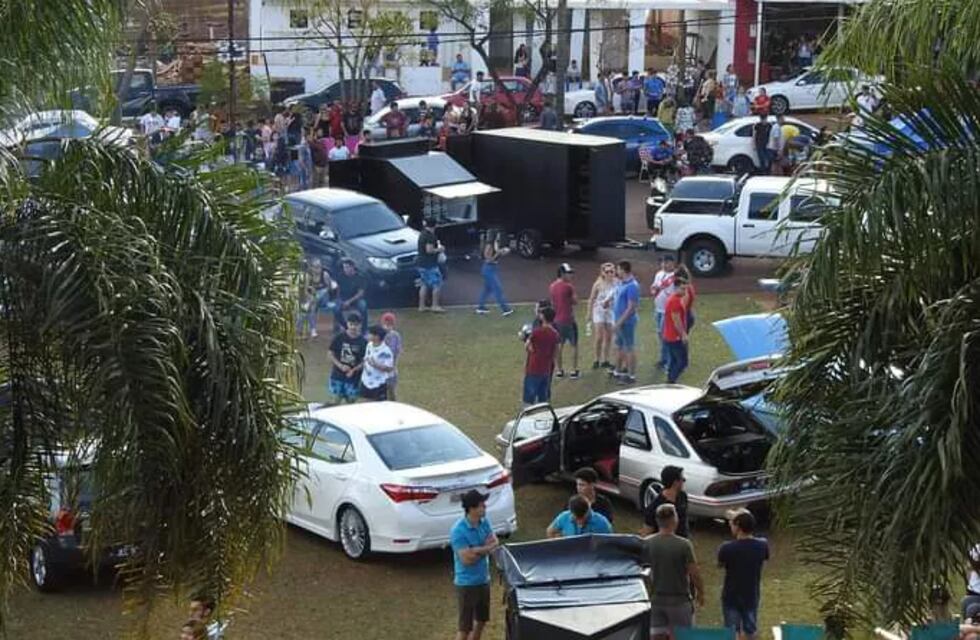 Gran concurrencia al festival de Audio Car y exposición de autos clásicos en Wanda