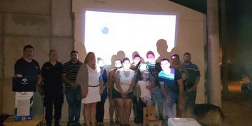 Charla de ojos en alerta