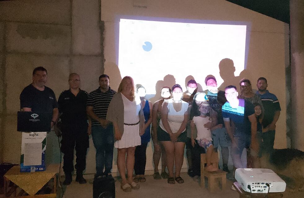 Se realizó una charla de Ojos en Alerta en el loteo “Mi Tierra Mi Casa”