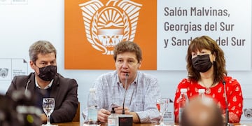 Temporada de Cruceros 21/22: Melella inauguró las actividades desde Casa de Gobierno