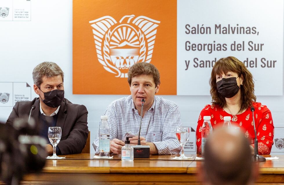 Temporada de Cruceros 21/22: Melella inauguró las actividades desde Casa de Gobierno