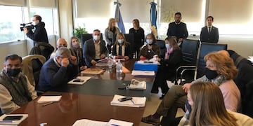 Los gremios y los ministros finalmente acordaron un salario inicial de $70.000