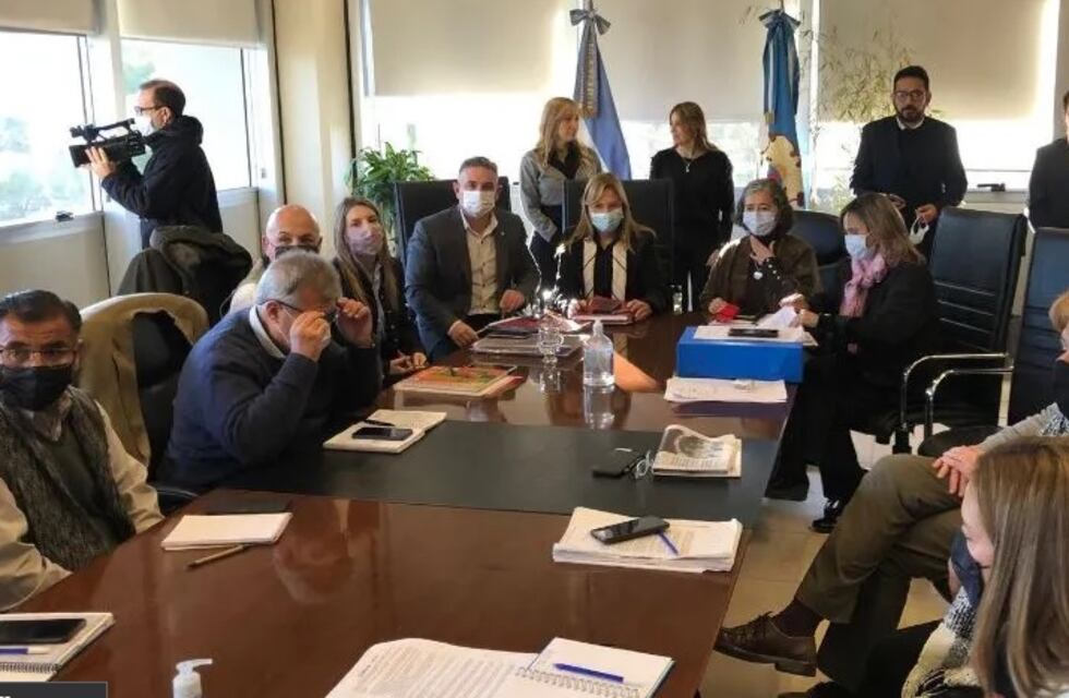 San Juan: Gobierno ofreció a los docentes un piso salarial en junio de $64.000