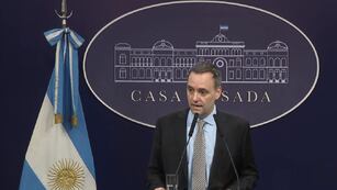 El vocero presidencial, Manuel Adorni, en conferencia de prensa. Foto: Los Andes