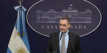 El vocero presidencial, Manuel Adorni, en conferencia de prensa. Foto: Los Andes