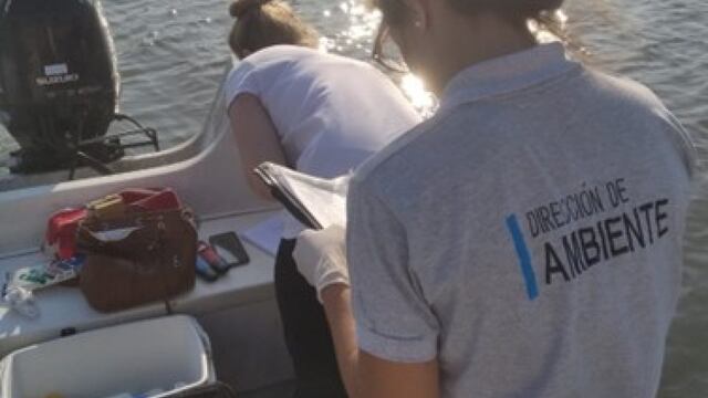 Iniciaron los trabajos de monitoreo de algas en el río Gualeguaychú