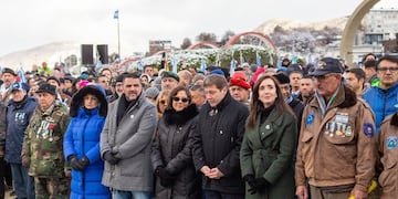 Un momento conmovedor en la defensa de la causa Malvinas, donde se rinde homenaje a los héroes y se reafirma el compromiso de mantener viva la memoria y la soberanía nacional.