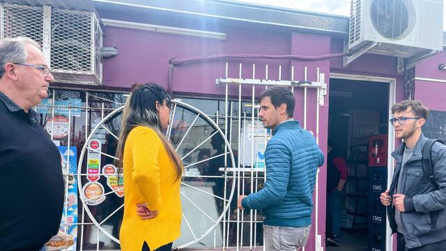 Recorrida de concejales de Juntos por el Cambio en barrio Italia