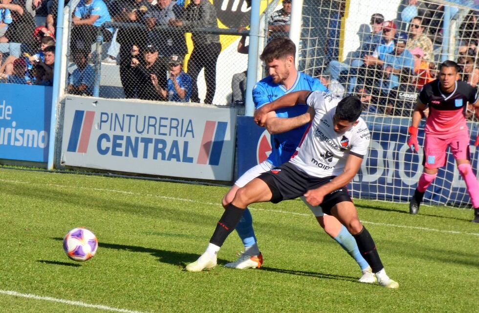 Estudiantes se quedó sin racha en Río Cuarto: derrota ante Deportivo Maipú