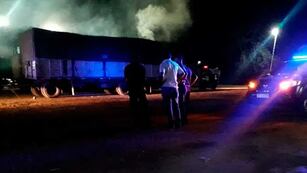 Se incendió un camión en Caucete, San Juan.