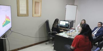 El ministro de Salud advirtió que la circulación del virus en países vecinos obliga a sostener la prevención.