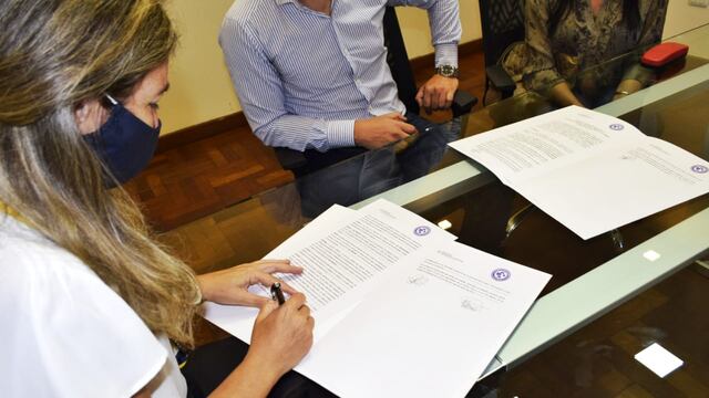 La secretaria de Ambiente de la provincia suscribió el convenio.