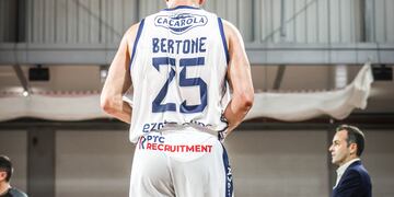 Pablo Bertone Oliveirense Portugal